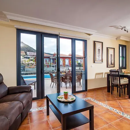 Вилла Antonia - Oceanview Antonia With Private Swimming Pool In Costa Adeje Адехе