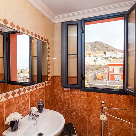 Antonia - Oceanview Antonia With Private Swimming Pool In Costa Adeje